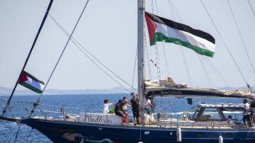 ساخرا من تصريحات اعتراض السفينة مادلين .. ترامب: هل إسرائيل بحاجة لاختطافها؟