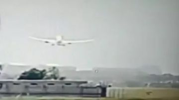 عطل أم اختطاف.. لغز سقوط الطائرة الهندية يحير العالم القصة الكاملة عطل أم اختطاف.. لغز سقوط الطائرة الهندية يحير العالم القصة الكاملة