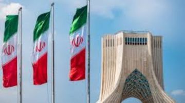 أستاذ علوم سياسية: البرنامج النووي الإيراني قد تم تأخيره