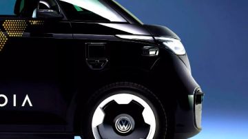 فولكس فاجن تتفوق على تسلا بسيارة روبوتاكسي خارقة