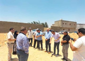 لجنة من البيئة تعاين المواقع المقترحة لمكامير الفحم النباتي المطورة بالشرقية