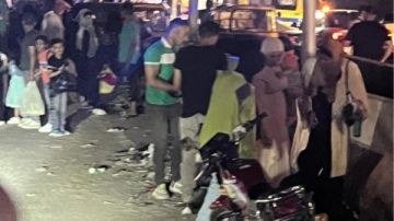 سيارة متهورة تصيب 6 أشخاص بينهم طفلان في حادث مروع على دائري المنيب سيارة متهورة تصيب 6 أشخاص بينهم طفلان في حادث مروع على دائري المنيب