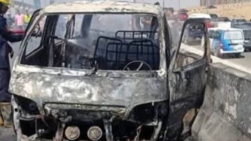 تفحم ميكروباص و12ضحية.. تصادم 3 سيارات أعلى محور 26 يوليو صور تفحم ميكروباص و12ضحية.. تصادم 3 سيارات أعلى محور 26 يوليو صور