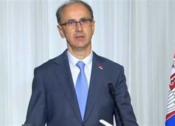 رئيس وزراء صربيا: مصر شريك استراتيجي لبلادي.. والاتفاقيات الثنائية تعزز التبادل التجاري وتفتح آفاق الاستثمار رئيس وزراء صربيا: مصر شريك استراتيجي لبلادي.. والاتفاقيات الثنائية تعزز التبادل التجاري وتفتح آفاق الاستثمار