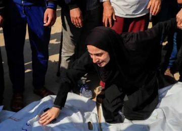 أم الشهداء الطبيبة آلاء النجار لـ المصري اليوم : فقدت 9 من أبنائي وأعالج الناس وأنزف من الحزن