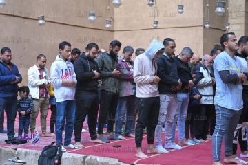 تعدد صلاة الجمعة في البلد الواحد.. محاميان يطالبان الأزهر والأوقاف بهذا الأمر