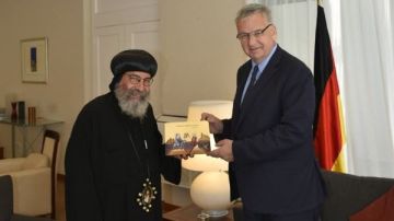 الأنبا ديسقورس يزور السفير الألماني بالقاهرة الأنبا ديسقورس يزور السفير الألماني بالقاهرة