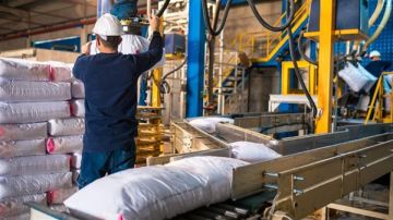 عاجل.. نقيب الفلاحين يكشف حقيقة وجود أزمة في الأسمدة