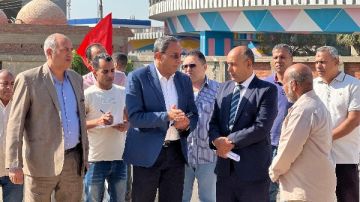 محافظ قنا يتابع أعمال تطوير حمام السباحة بالإستاد الرياضي