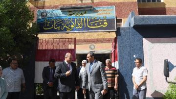 محافظ قنا يتفقد لجان امتحانات الشهادة الإعدادية
