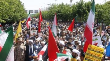 جمعة الغضب والنصر .. مسيرات حاشدة في إيران تنديدا بالعدوان الإسرائيلي