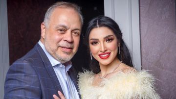 رومانسي أوي.. روجينا تشارك جمهورها لقطة عفوية لـ أشرف زكي بالمصيف