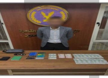  الداخلية : ضبط سائق سيارة تابعة لـ النقل الذكي بتهمة سرقة حقيبة سيدة