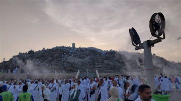 نجاح نفرة حجاج السياحة إلى المزدلفة بعد انتهاء تصعيدهم لعرفات