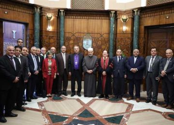 شيخ الأزهر يستقبل رئيس الطائفة الإنجيلية والوفد المرافق له للتهنئة بقرب حلول عيد الأضحى المبارك شيخ الأزهر يستقبل رئيس الطائفة الإنجيلية والوفد المرافق له للتهنئة بقرب حلول عيد الأضحى المبارك