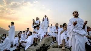 متى يبدأ الوقوف بعرفة؟ ضوابطه ووقته وأعمال الحاج فيه.. احذروا من هذه الأخطاء متى يبدأ الوقوف بعرفة؟ ضوابطه ووقته وأعمال الحاج فيه.. احذروا من هذه الأخطاء