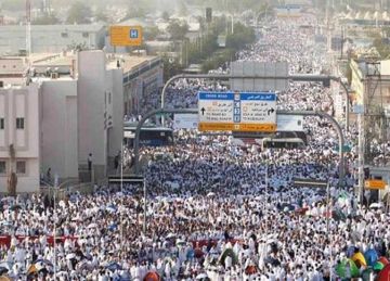 مشعر منى يتزين بـ الأبيض بقدوم حجاج بيت الله في يوم التروية الآن (فيديو)