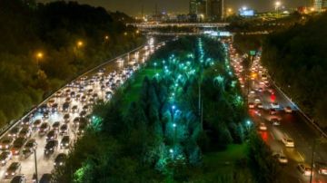 بعد تحذير ترامب بسرعة الإخلاء.. الاف الايرانيين يهربون من طهران صور