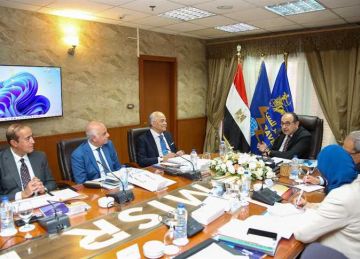 وزير قطاع الاعمال يبحث مستجدات أعمال تنفبذ المشروعات الفندقية والسياحية في عدة محافظات