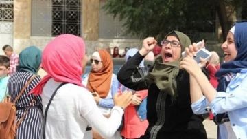 إجابة امتحان الإنجليزي للثانوية العامة 2025 اطمن على نفسك وراجع هنا  إجابة امتحان الإنجليزي للثانوية العامة 2025 اطمن على نفسك وراجع هنا