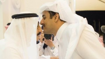 أمير قطر يعزي خادم الحرمين في وفاة الأمير فيصل أمير قطر يعزي خادم الحرمين في وفاة الأمير فيصل