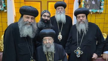 الأنبا بيجول يهنئ الأنبا ويصا باليوبيل الذهبي لسيامته أسقفا