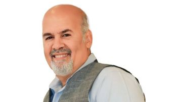 المخرج عبد الخالق فريد مديرا لمهرجان بورسعيد السينمائي الدولي المخرج عبد الخالق فريد مديرا لمهرجان بورسعيد السينمائي الدولي