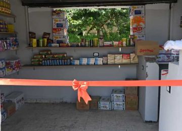 لدعمها بمصدر دخل.. تسليم كشك لأسرة طفلة العاشر ضحية واقعة الاعتداء