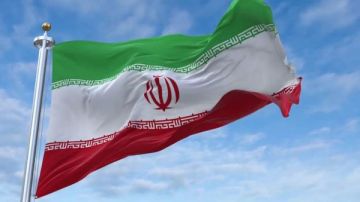 إيران تتهم أمريكا بدعم الهجوم الإسرائيلي وتحذر من اتساع نطاق الحرب إيران تتهم أمريكا بدعم الهجوم الإسرائيلي وتحذر من اتساع نطاق الحرب