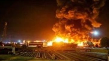 تقارير استخبارية: أمريكا قصف منشأة فوردو النووية الإيرانية بـ30 طنا من المتفجرات تقارير استخبارية: أمريكا قصف منشأة فوردو النووية الإيرانية بـ30 طنا من المتفجرات