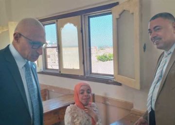 طلاب الثانوية الأزهرية يؤدون الامتحانات في مادة النحو