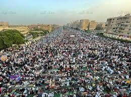 حكم وقوف النساء بجوار الرجال في صلاة العيد؟ الأزهر والإفتاء يحذران المصلين حكم وقوف النساء بجوار الرجال في صلاة العيد؟ الأزهر والإفتاء يحذران المصلين