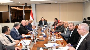 وزير الإسكان يلتقى ممثل شركة استادات لتوفير خدمات ترفيهية بالمدن الجديدة