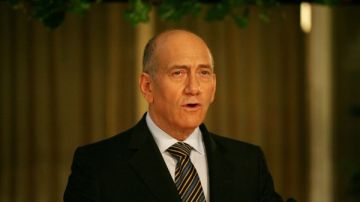 أولمرت: الضربات الأمريكية على إيران لن تؤدي إلى انهيارها