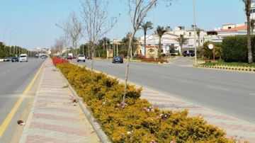 القاهرة الجديدة تتغير.. تنفيذ وتطوير 110.5 كم من المحاور والطرق لتعزيز الربط الإقليمي القاهرة الجديدة تتغير.. تنفيذ وتطوير 110.5 كم من المحاور والطرق لتعزيز الربط الإقليمي