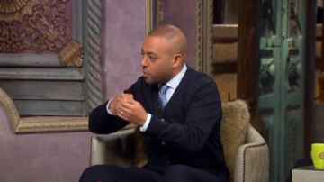 تامر عاشور يغني لعمرو مصطفى ويعلن تصالحه معه على الهواء