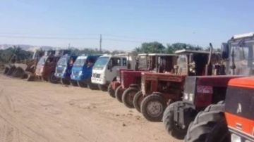 حملة تطوعية لتسوية الطرق بمركز الداخلة في الوادي الجديد حملة تطوعية لتسوية الطرق بمركز الداخلة في الوادي الجديد