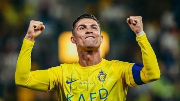 رونالدو يكشف سر تجديد عقده مع النصر: أتحمل مسؤولية التغيير.. والبقاء هنا بدافع الحب والطموح رونالدو يكشف سر تجديد عقده مع النصر: أتحمل مسؤولية التغيير.. والبقاء هنا بدافع الحب والطموح