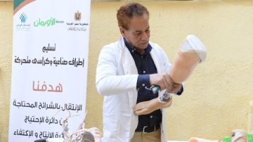 التضامن: تسليم 2021 جهاز تعويضي وسماعة طبية لغير القادرين ببني سويف