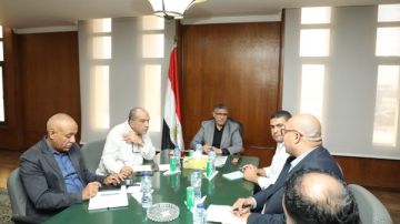 تطوير البنية التحتية بالمنطقة الصناعية والاستثمارية بأبو رواش..ومحافظ الجيزة: طرح مشروع لإقامة 6 آبار مياه جديدة تطوير البنية التحتية بالمنطقة الصناعية والاستثمارية بأبو رواش..ومحافظ الجيزة: طرح مشروع لإقامة 6 آبار مياه جديدة