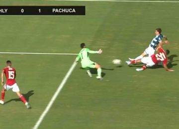 شاهد.. محمد الشناوي يتألق ويتصدى لانفراد أمام باتشوكا (فيديو)