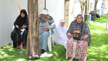 الركن الأعظم حجاج الجمعيات الأهلية يتهيأون للتوجه إلى مزدلفة مع غروب الشمس