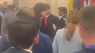 انسحاب جماعي.. المشاركون بمؤتمر العمل يديرون ضهورهم لمندوب إسرائيل