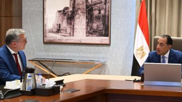 رئيس الوزراء يلتقى وزير البترول والثروة المعدنية لمتابعة ملفات العمل رئيس الوزراء يلتقى وزير البترول والثروة المعدنية لمتابعة ملفات العمل