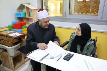 رئيس قطاع المعاهد الأزهرية يزور طلاب الثانوية بمستشفى 57357 ومعهد الأورام