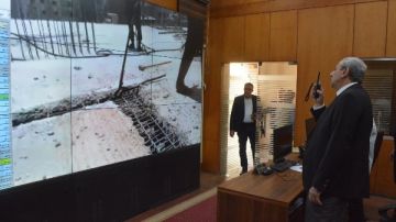 من داخل مركز سيطرة الشبكة الوطنية.. محافظ الغربية يتابع إزالات المخالفات لحظة بلحظة من داخل مركز سيطرة الشبكة الوطنية.. محافظ الغربية يتابع إزالات المخالفات لحظة بلحظة