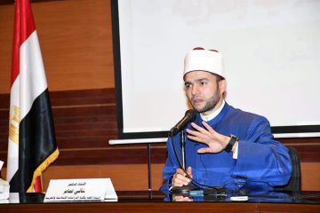 د. هاني تمام: الانتماء للوطن فريضة وهذه علامات تقوى القلوب د. هاني تمام: الانتماء للوطن فريضة وهذه علامات تقوى القلوب