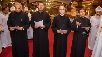 رسامة أربع كهنة جدد بإيبارشية 6 أكتوبر وأوسيم .. صور رسامة أربع كهنة جدد بإيبارشية 6 أكتوبر وأوسيم .. صور