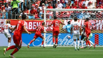 مونديال الأندية بنفيكا يهزم بايرن ميونخ ويتأهلان سويا.. وبوكا جونيوز يودع البطولة مونديال الأندية بنفيكا يهزم بايرن ميونخ ويتأهلان سويا.. وبوكا جونيوز يودع البطولة