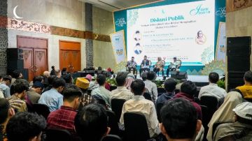 نداء أهل القبلة.. في ندوة لـ حكماء المسلمين بمعرض الكتاب الإسلامي بجاكرتا نداء أهل القبلة.. في ندوة لـ حكماء المسلمين بمعرض الكتاب الإسلامي بجاكرتا